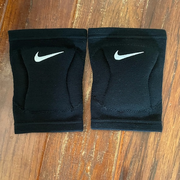 Brand New Nike Streak Dri-Fit Unisex Volleyball Knee Pads
